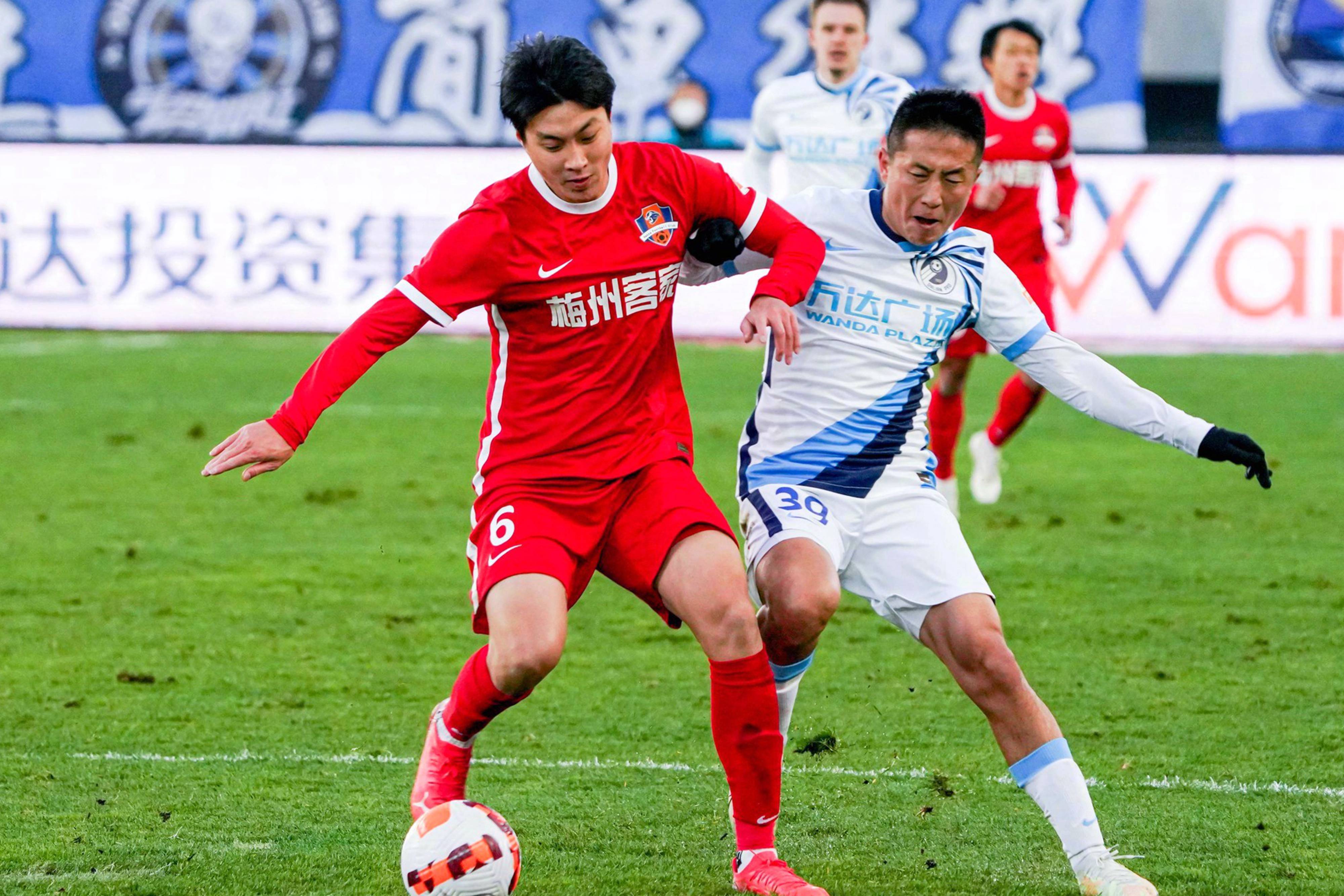 KAIYUN SPORTS-瓦伦西亚训练开放日，窗口期刷新队史纪录引欢呼，中超在即，资深球员宣示担当的简单介绍