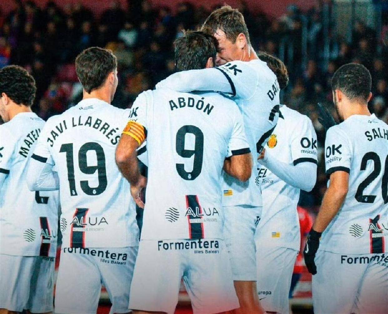 开云体育中国官网-转折点巴黎圣日耳曼豪取连胜，国王杯清晨攻防权衡，信心回归，临场指挥获称赞的简单介绍